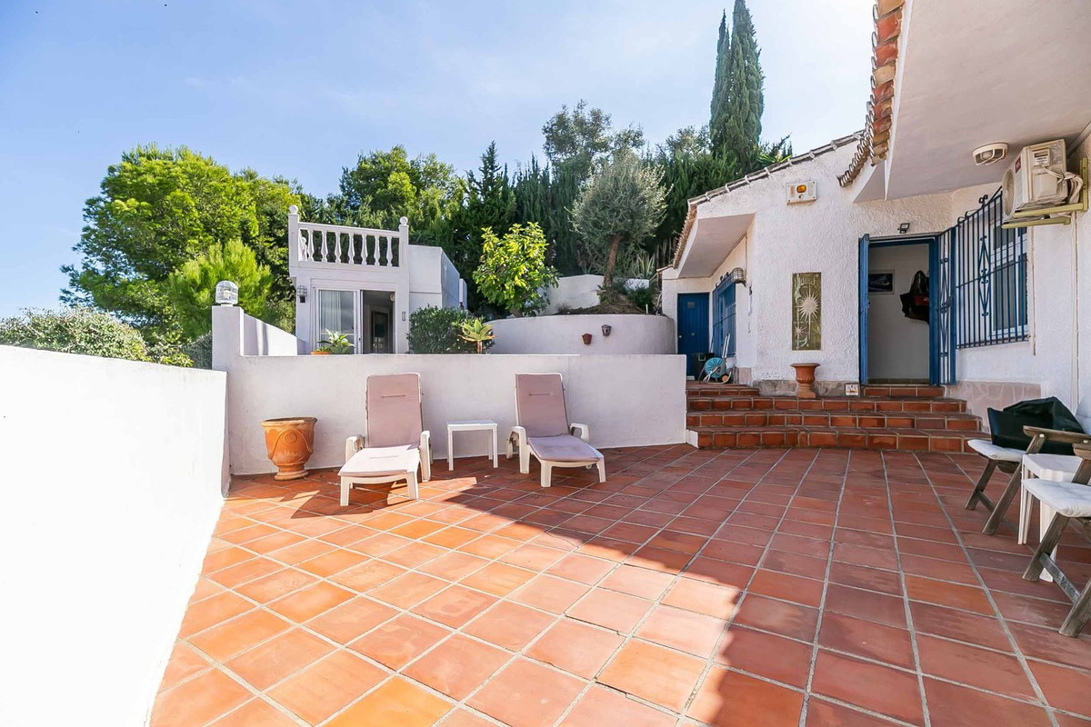 4 Bed Townhouse for sale in Sierrezuela Costa Del Sol, Málaga, Spain