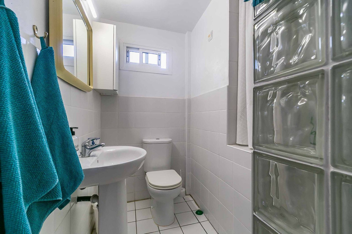4 Bed Townhouse for sale in Sierrezuela Costa Del Sol, Málaga, Spain