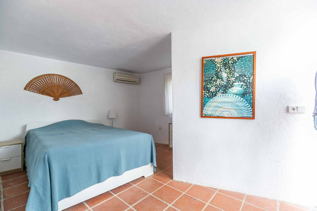 4 Bed Townhouse for sale in Sierrezuela Costa Del Sol, Málaga, Spain