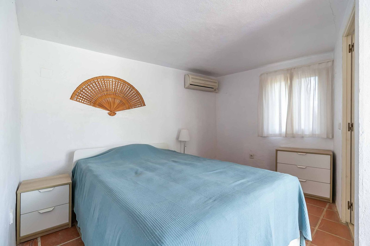 4 Bed Townhouse for sale in Sierrezuela Costa Del Sol, Málaga, Spain