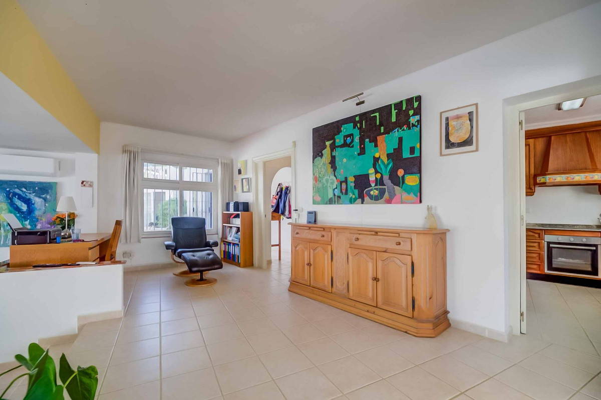 4 Bed Townhouse for sale in Sierrezuela Costa Del Sol, Málaga, Spain