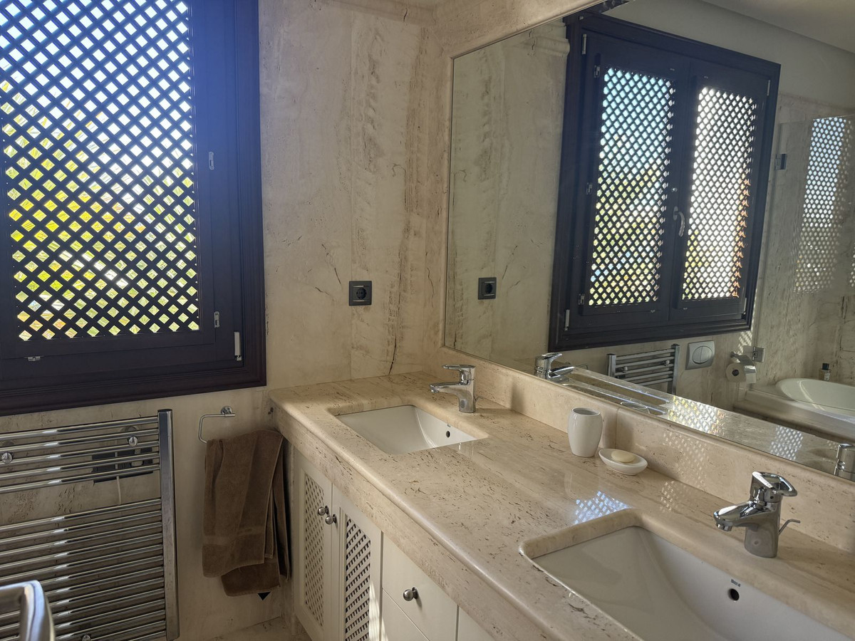 3 Bed Apartment for sale in Estepona Costa Del Sol, Málaga, Spain