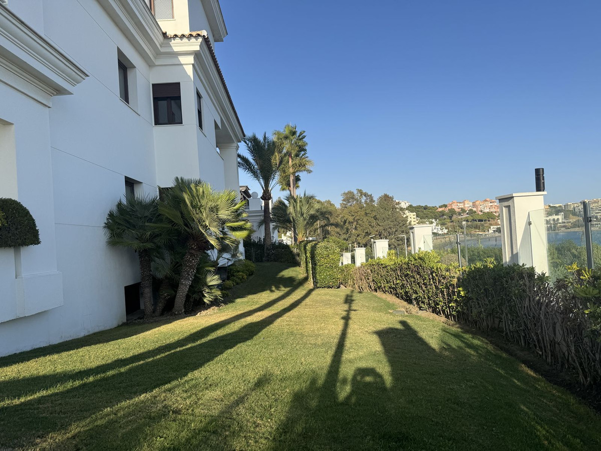 3 Bed Apartment for sale in Estepona Costa Del Sol, Málaga, Spain