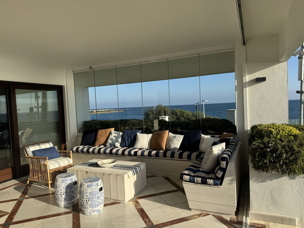 3 Bed Apartment for sale in Estepona Costa Del Sol, Málaga, Spain