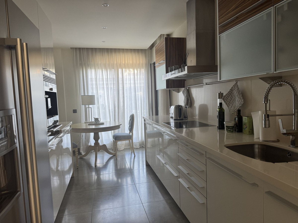 3 Bed Apartment for sale in Estepona Costa Del Sol, Málaga, Spain