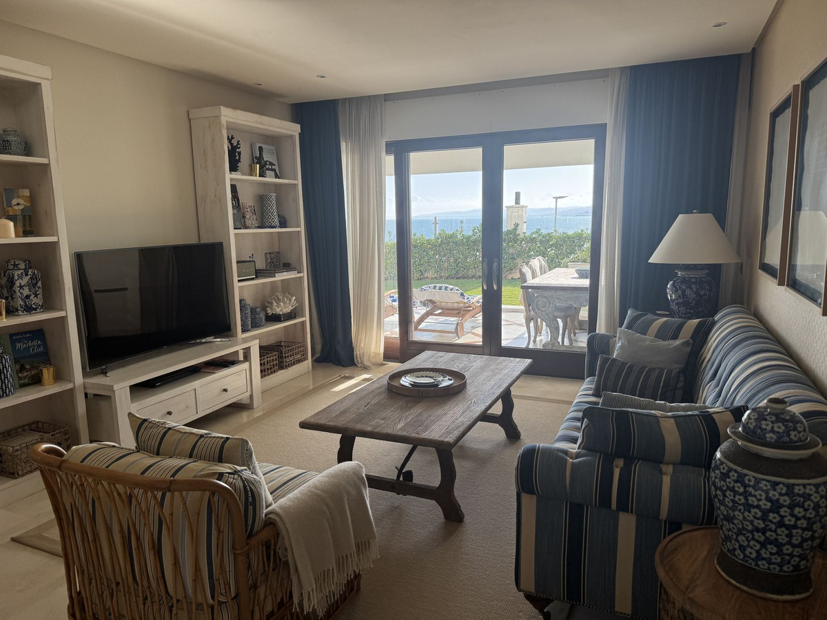 3 Bed Apartment for sale in Estepona Costa Del Sol, Málaga, Spain