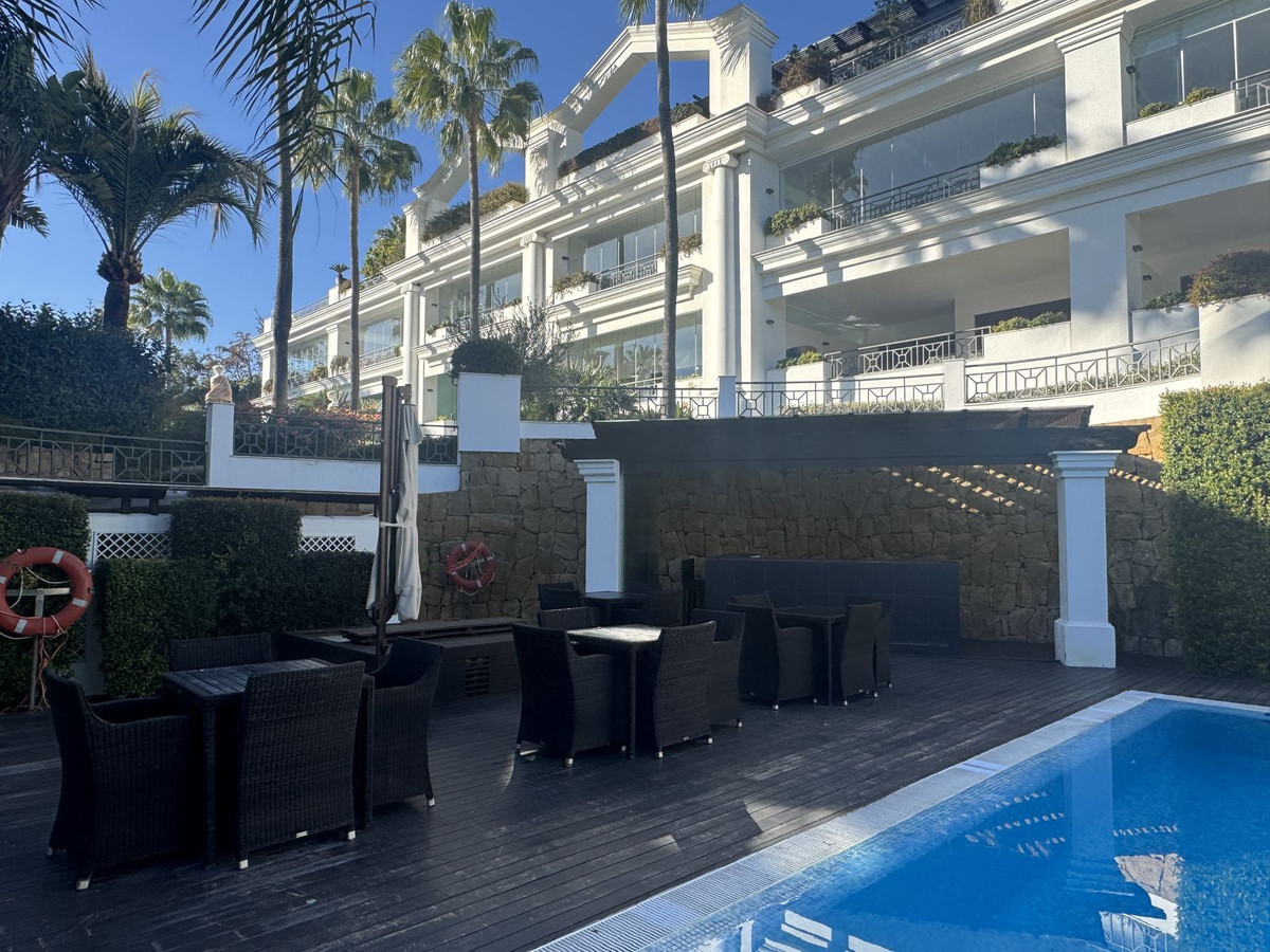 3 Bed Apartment for sale in Estepona Costa Del Sol, Málaga, Spain