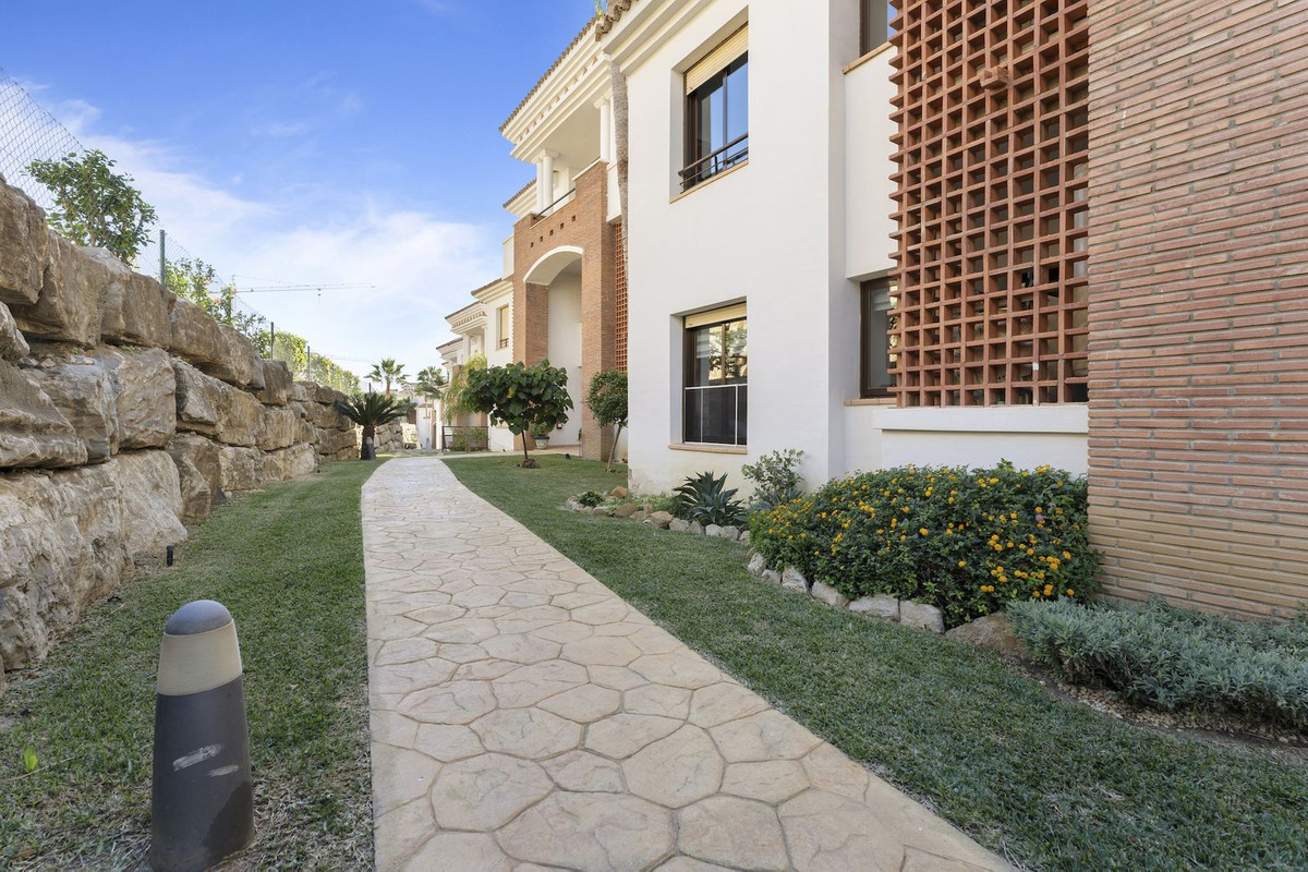 2 Bed Apartment for sale in Casares Costa Del Sol, Málaga, Spain
