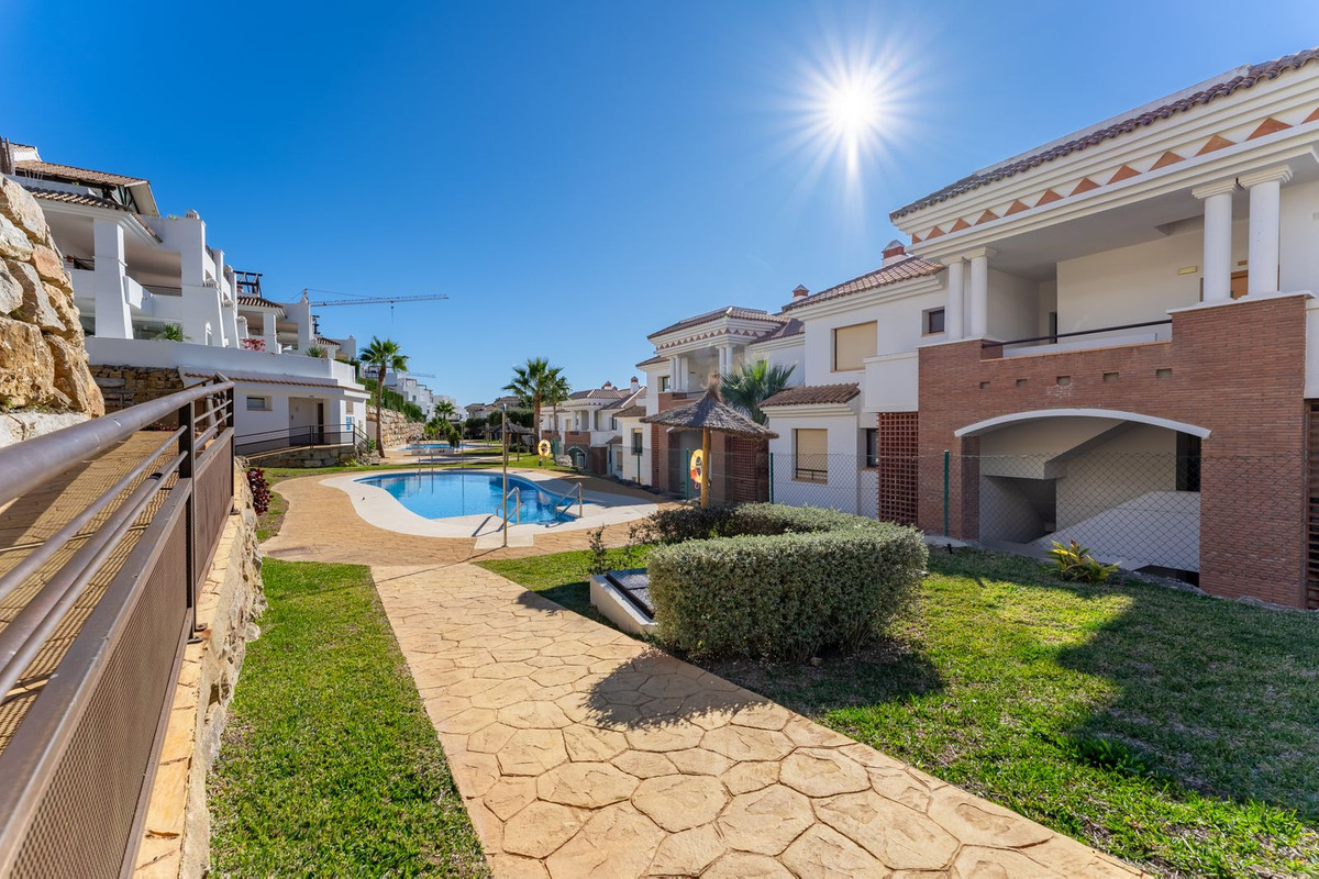 2 Bed Apartment for sale in Casares Costa Del Sol, Málaga, Spain
