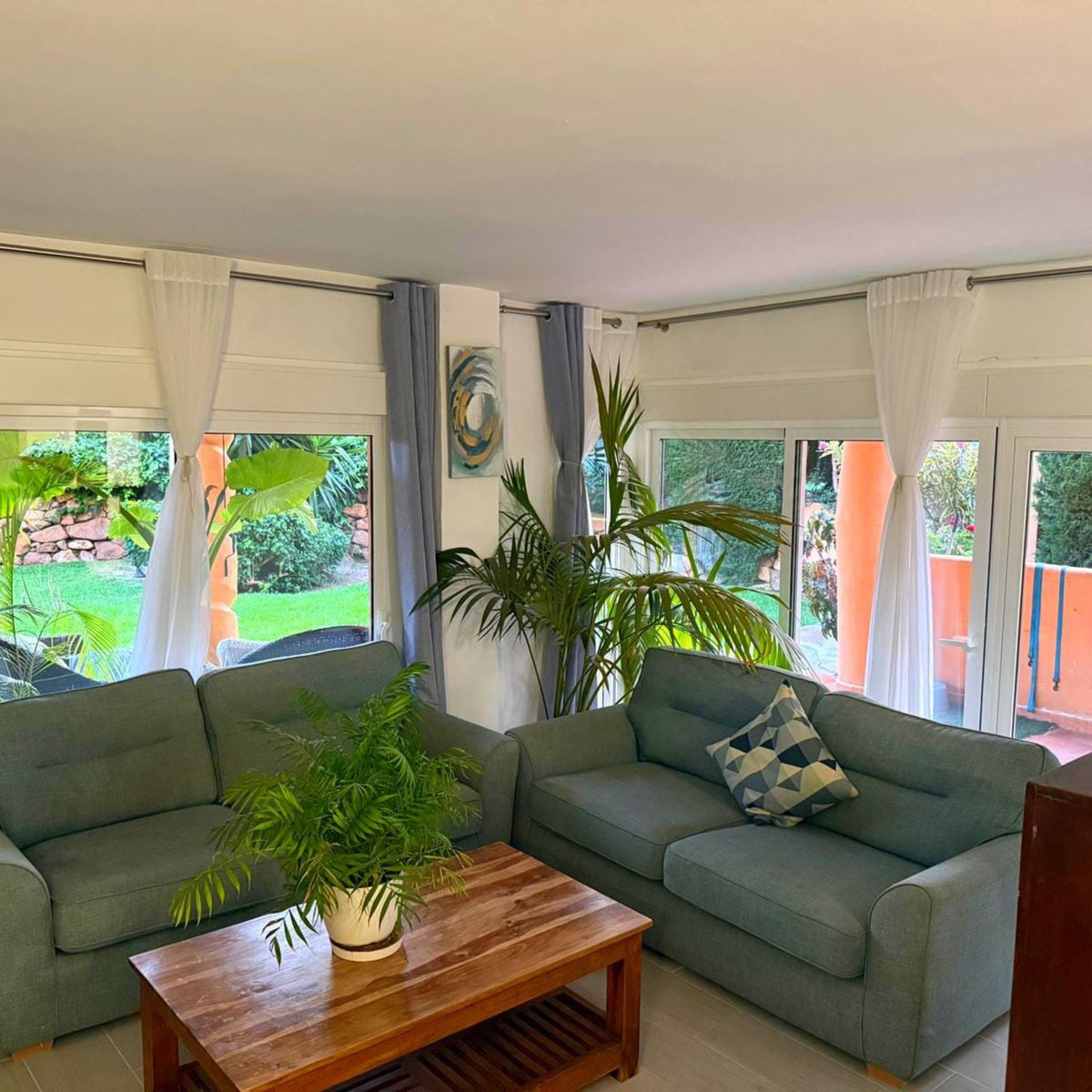 Se vende Apartamento Planta Baja de 4 dormitorios en Costa Del Sol, Málaga, España