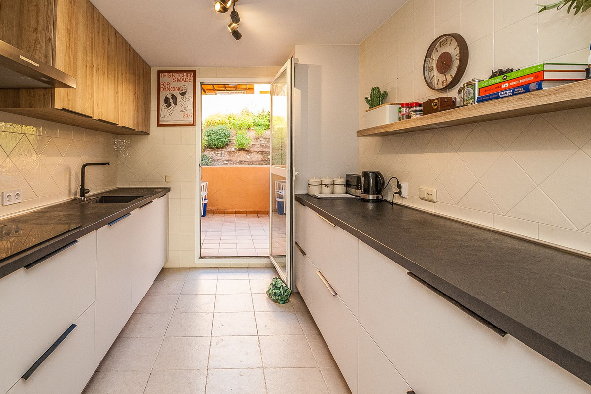Se vende Apartamento Planta Media de 2 dormitorios en Costa Del Sol, Málaga, España