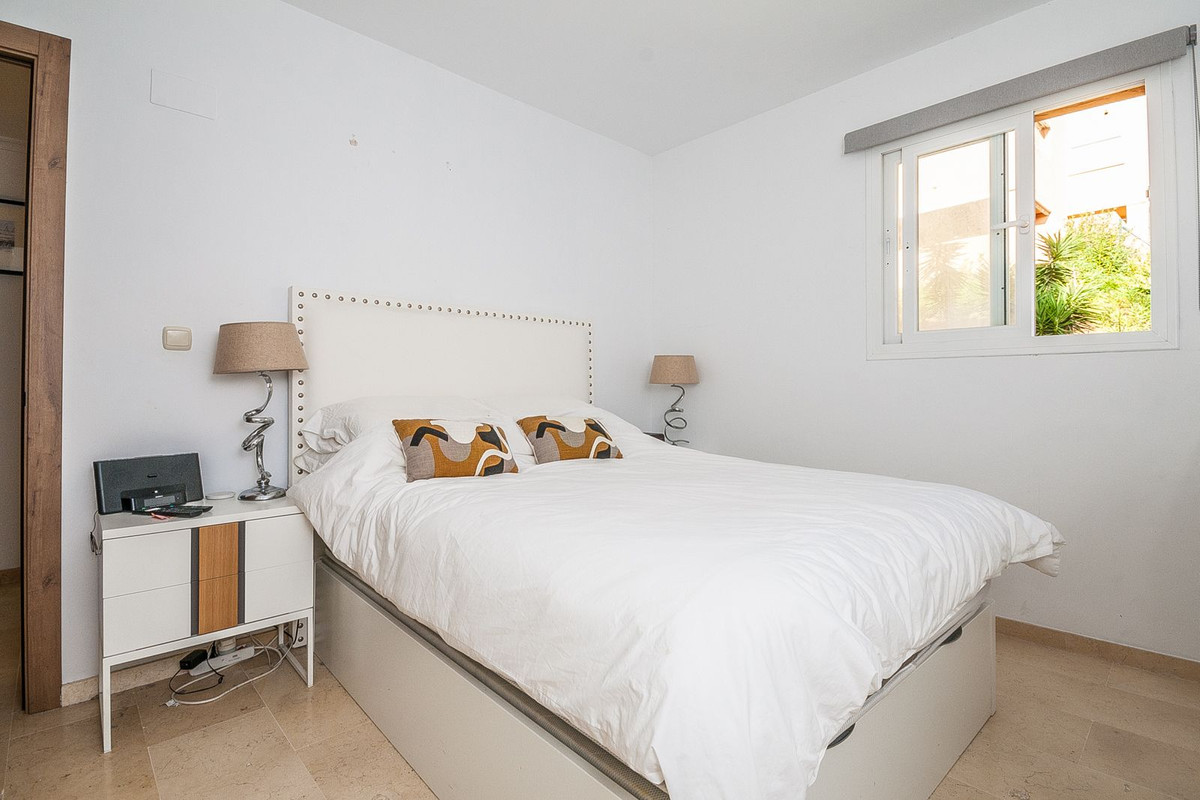 Se vende Apartamento Planta Media de 2 dormitorios en Costa Del Sol, Málaga, España