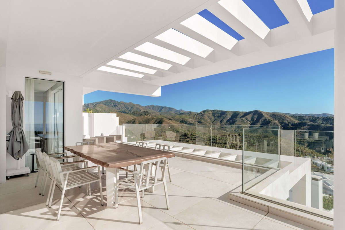 3 Bed Apartment for sale in Ojén Costa Del Sol, Málaga, Spain