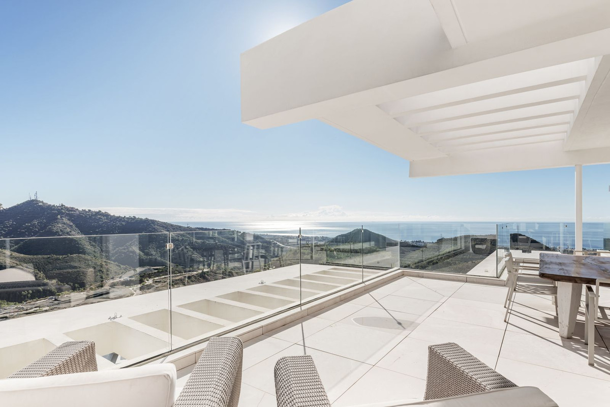 3 Bed Apartment for sale in Ojén Costa Del Sol, Málaga, Spain