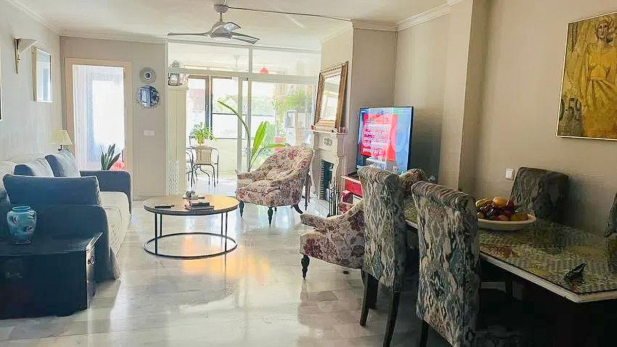 Se vende Apartamento Planta Media de 3 dormitorios en Costa Del Sol, Málaga, España