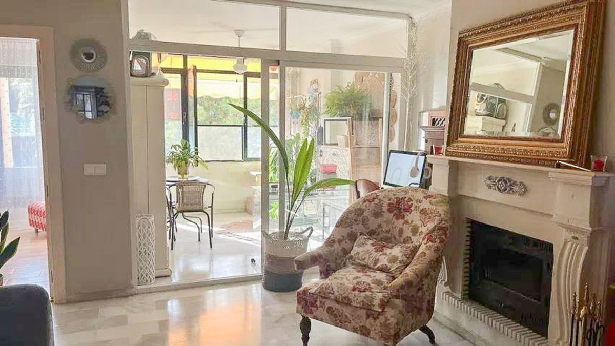 Se vende Apartamento Planta Media de 3 dormitorios en Costa Del Sol, Málaga, España