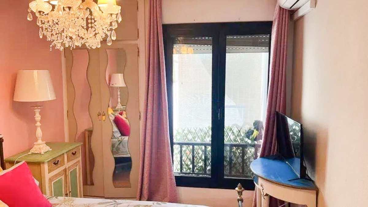 Se vende Apartamento Planta Media de 3 dormitorios en Costa Del Sol, Málaga, España