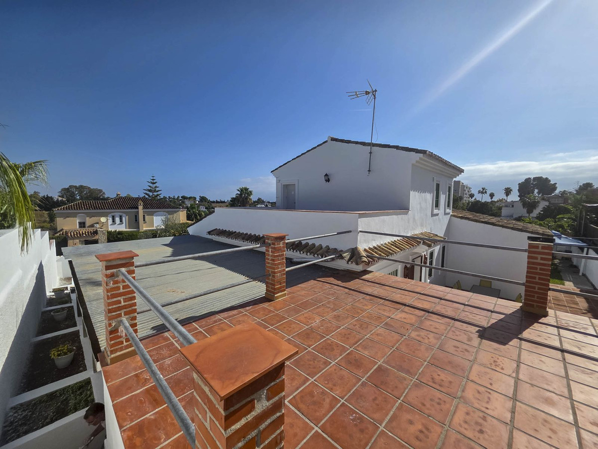 Se vende Villa - Chalet de 3 dormitorios en Costa Del Sol, Málaga, España