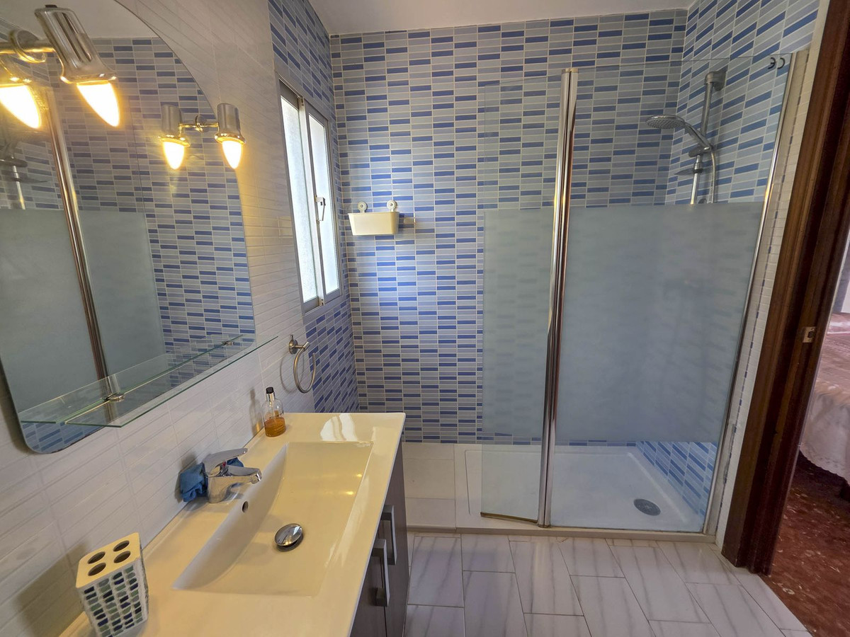 Se vende Villa - Chalet de 3 dormitorios en Costa Del Sol, Málaga, España