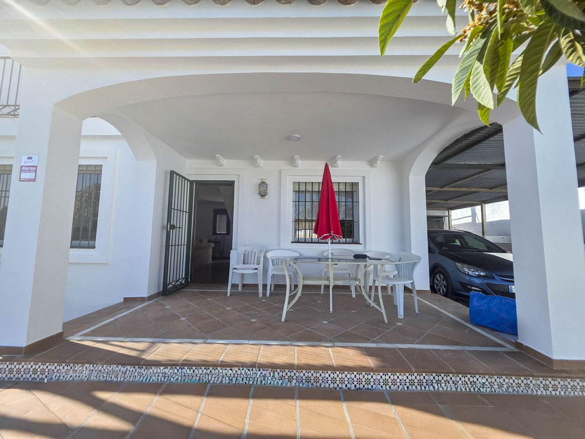 Se vende Villa - Chalet de 3 dormitorios en Costa Del Sol, Málaga, España