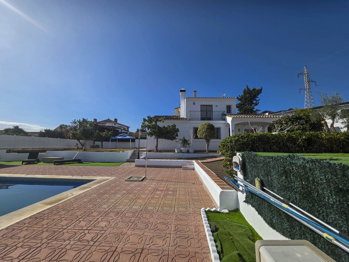 Se vende Villa - Chalet de 3 dormitorios en Costa Del Sol, Málaga, España