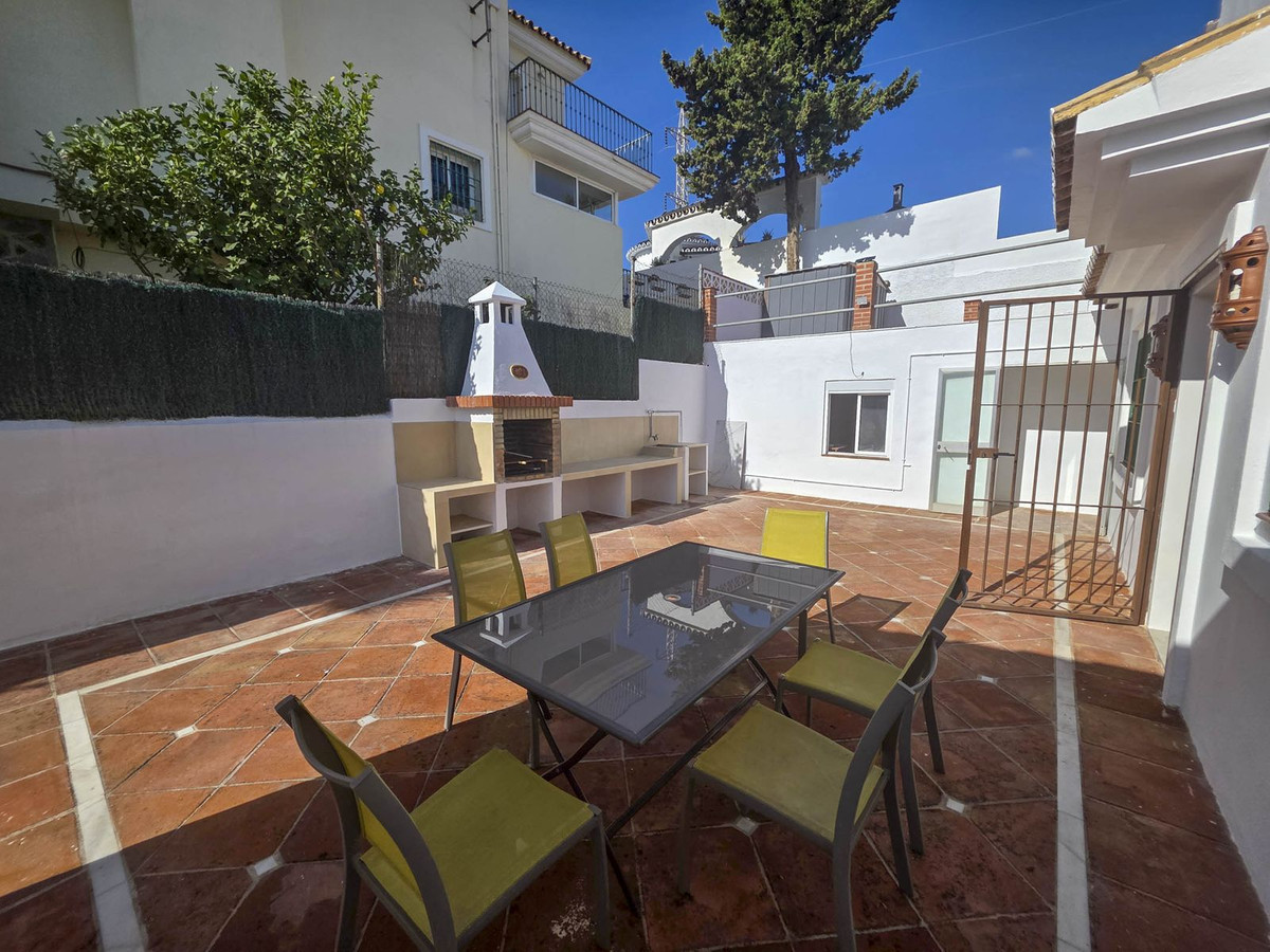 Se vende Villa - Chalet de 3 dormitorios en Costa Del Sol, Málaga, España