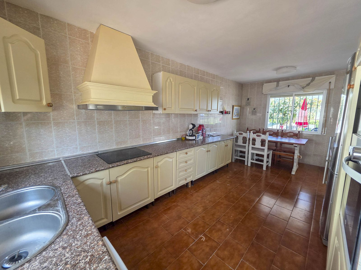 Se vende Villa - Chalet de 3 dormitorios en Costa Del Sol, Málaga, España
