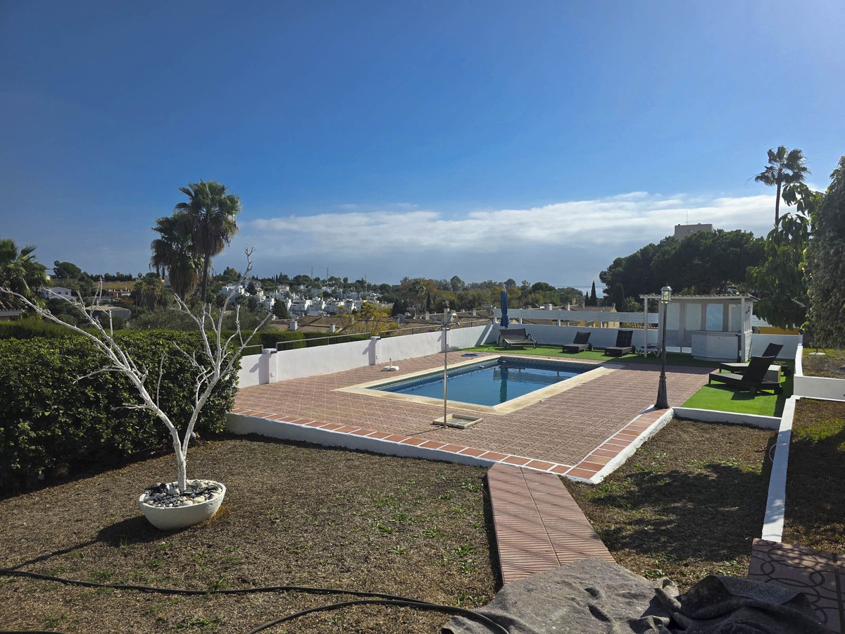 Se vende Villa - Chalet de 3 dormitorios en Costa Del Sol, Málaga, España