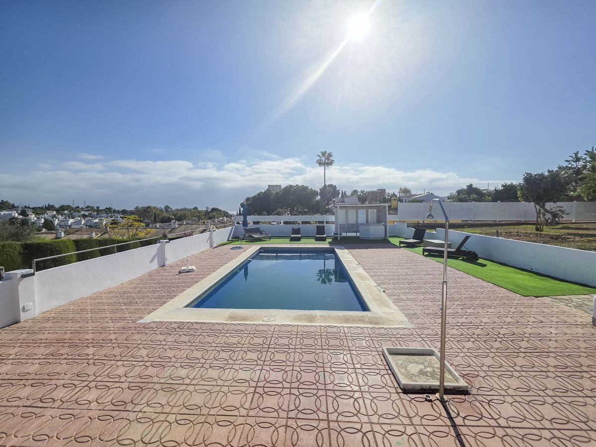 Se vende Villa - Chalet de 3 dormitorios en Costa Del Sol, Málaga, España