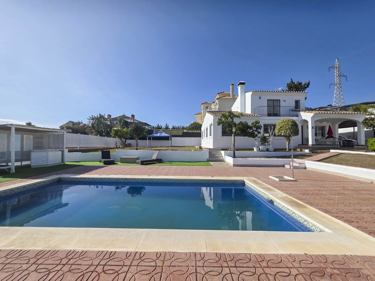 Se vende Villa - Chalet de 3 dormitorios en Costa Del Sol, Málaga, España