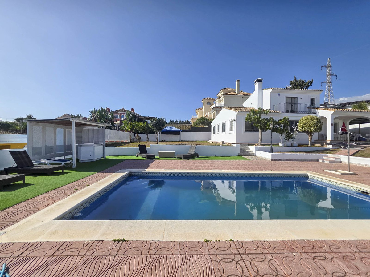 Se vende Villa - Chalet de 3 dormitorios en Costa Del Sol, Málaga, España