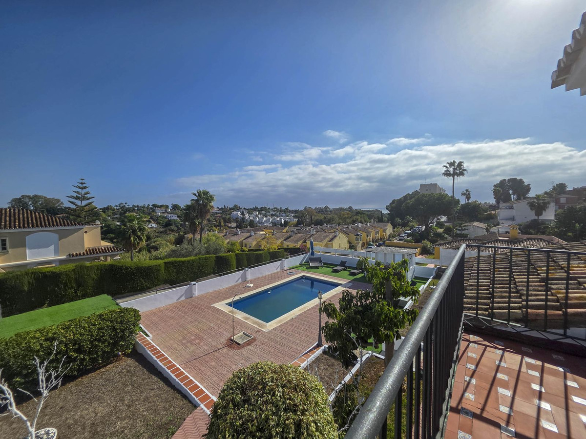 Se vende Villa - Chalet de 3 dormitorios en Costa Del Sol, Málaga, España