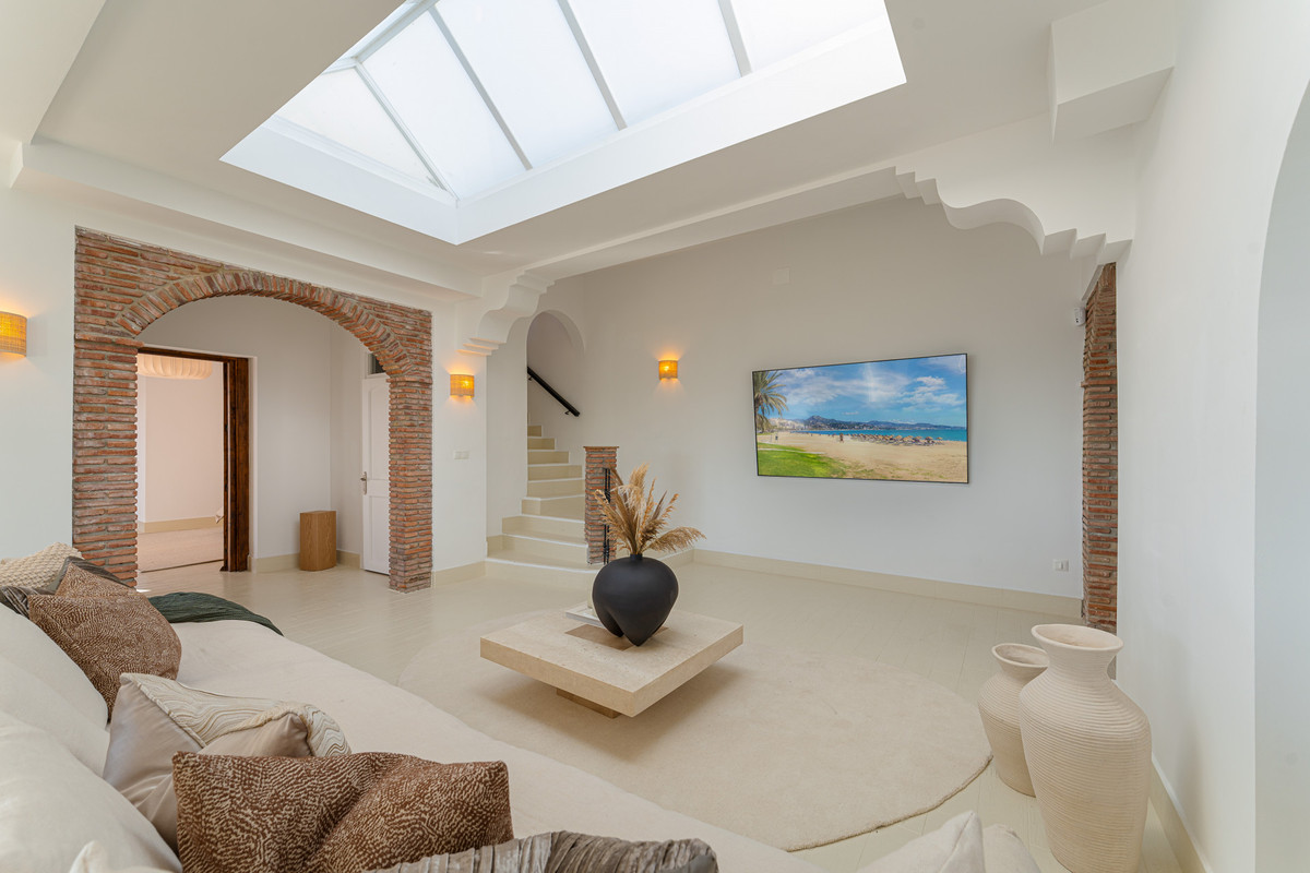 Se vende Villa - Chalet de 6 dormitorios en Costa Del Sol, Málaga, España