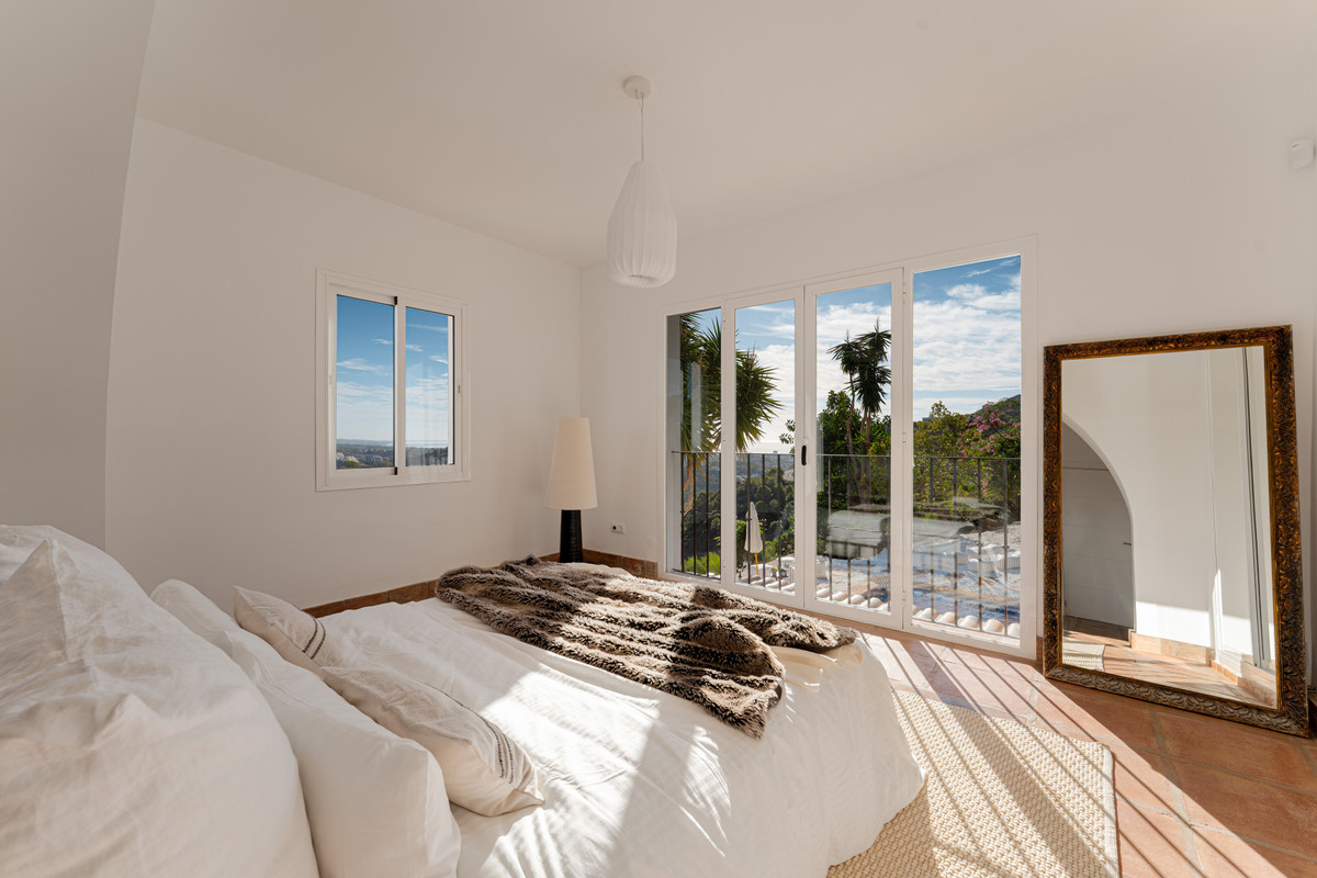 Se vende Villa - Chalet de 6 dormitorios en Costa Del Sol, Málaga, España