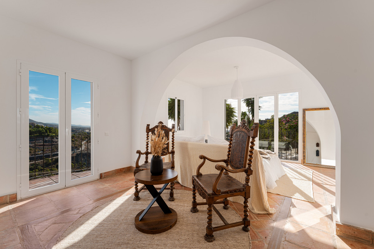 Se vende Villa - Chalet de 6 dormitorios en Costa Del Sol, Málaga, España