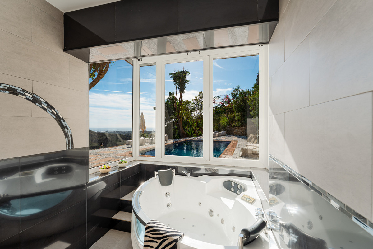 Se vende Villa - Chalet de 6 dormitorios en Costa Del Sol, Málaga, España