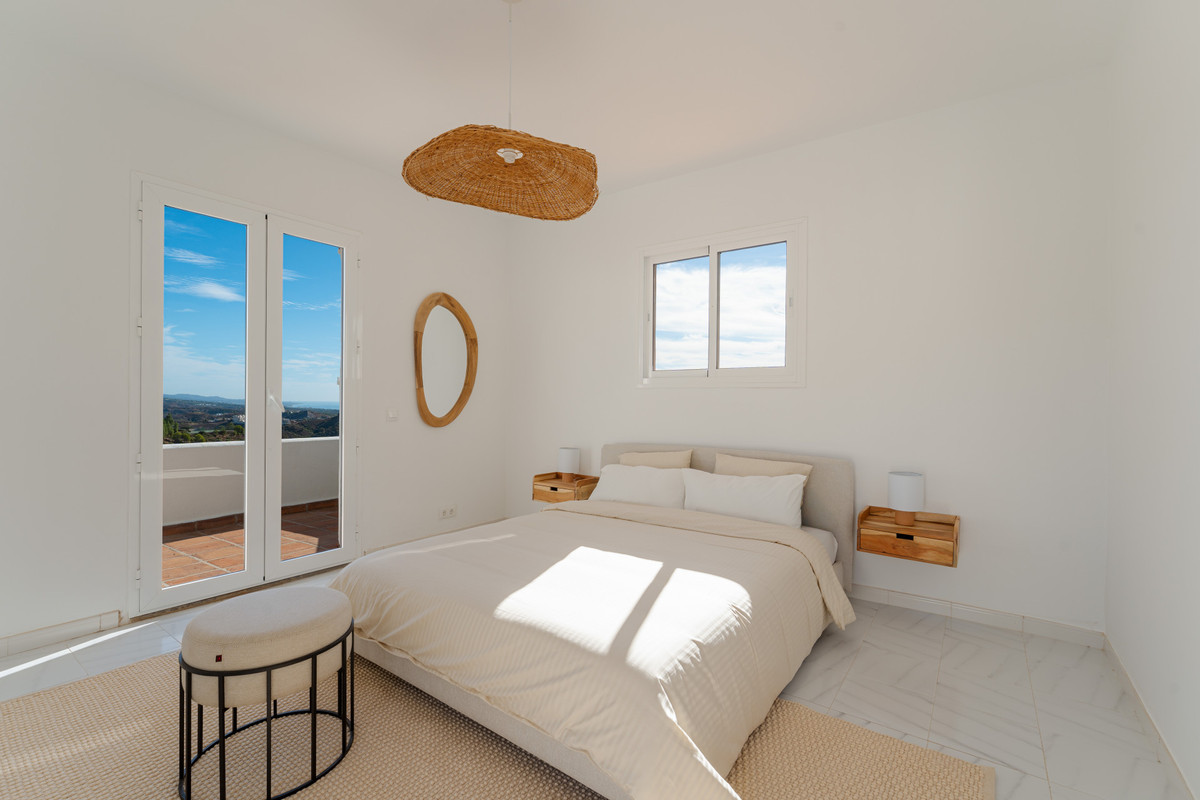 Se vende Villa - Chalet de 6 dormitorios en Costa Del Sol, Málaga, España