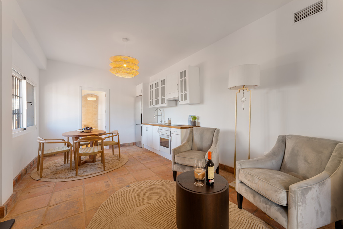 Se vende Villa - Chalet de 6 dormitorios en Costa Del Sol, Málaga, España