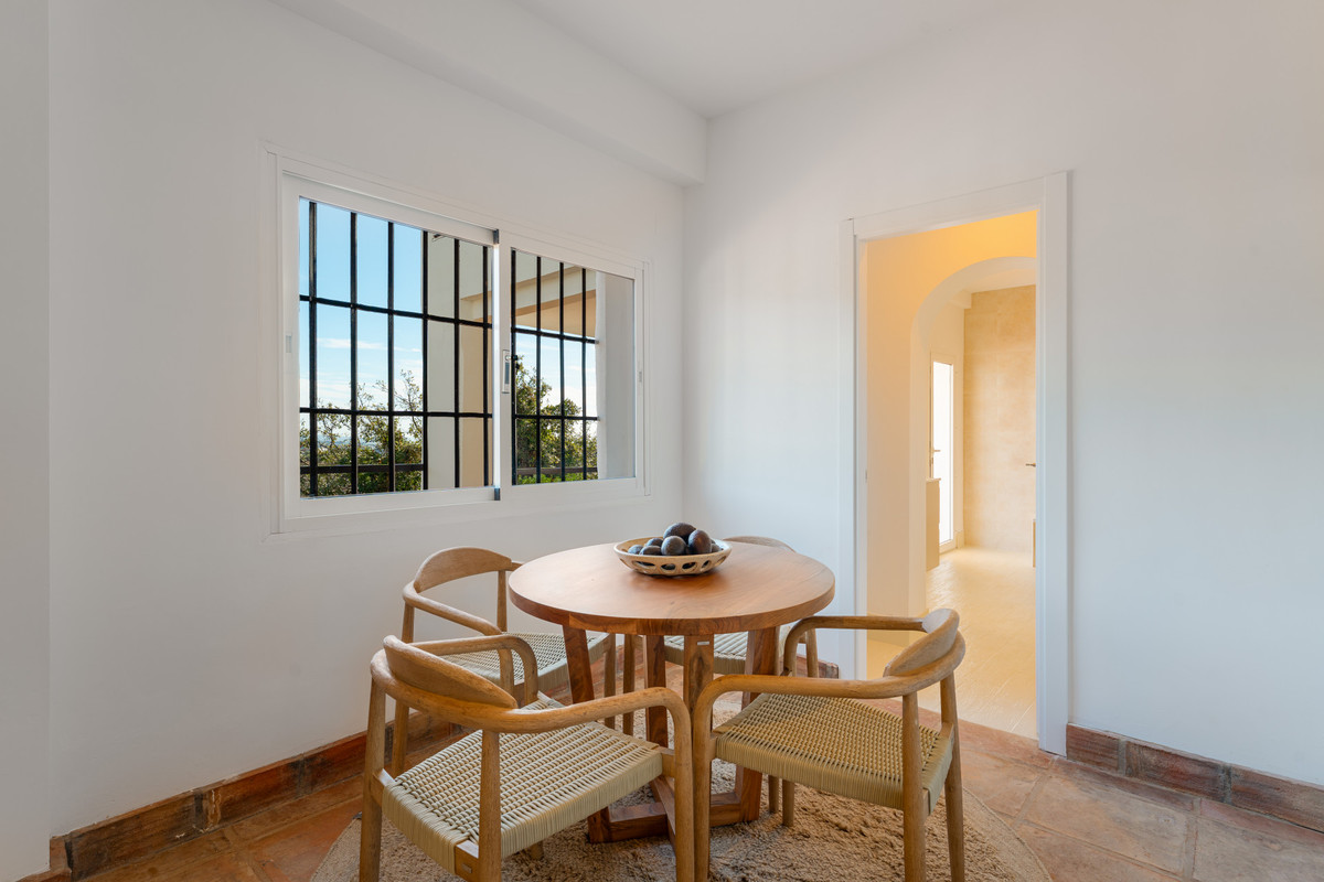 Se vende Villa - Chalet de 6 dormitorios en Costa Del Sol, Málaga, España