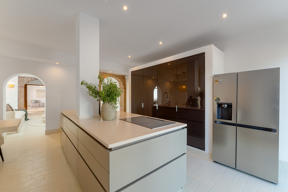 Se vende Villa - Chalet de 6 dormitorios en Costa Del Sol, Málaga, España