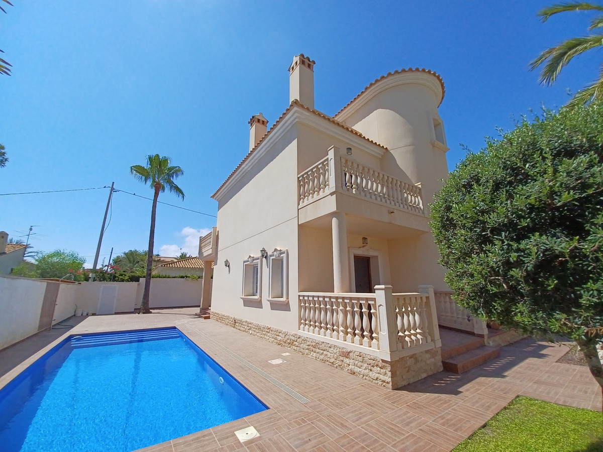 4 Bed Townhouse for sale in Cabo Roig Costa Blanca, Alicante, Spain