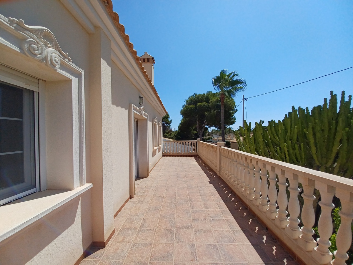 4 Bed Townhouse for sale in Cabo Roig Costa Blanca, Alicante, Spain