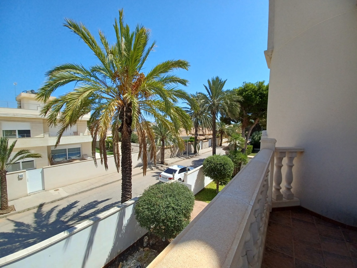 4 Bed Townhouse for sale in Cabo Roig Costa Blanca, Alicante, Spain