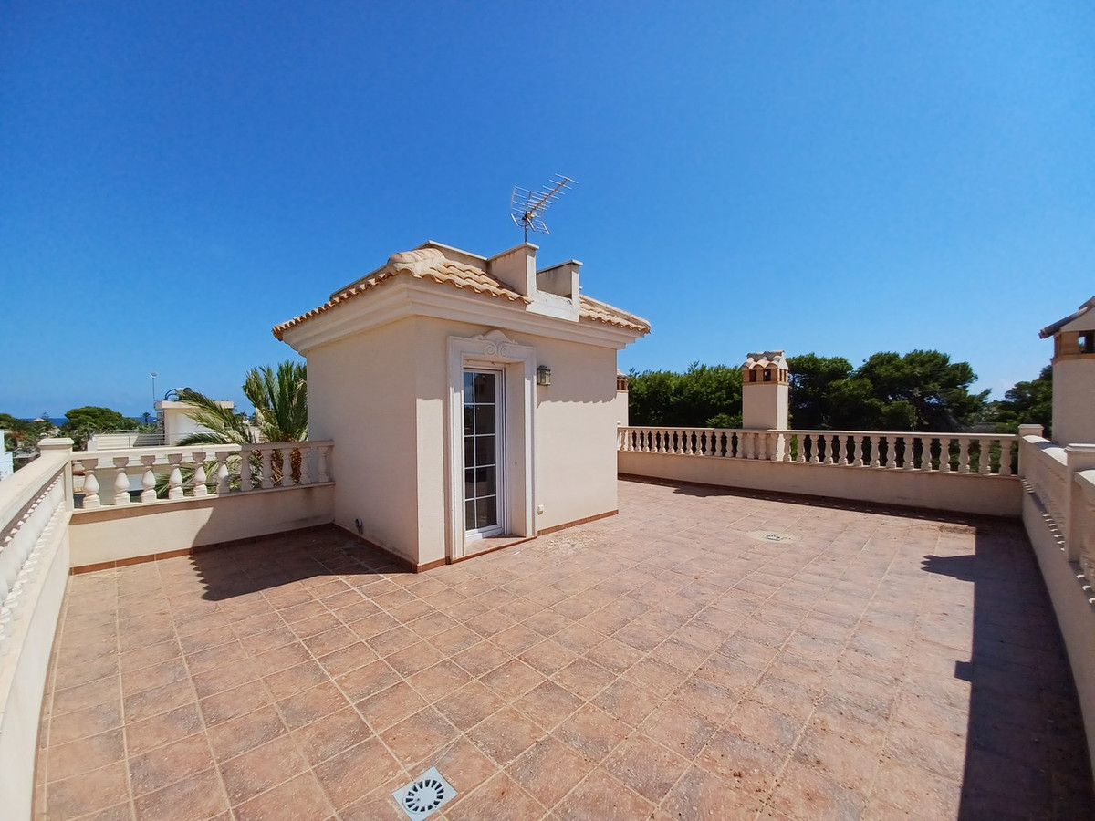 4 Bed Townhouse for sale in Cabo Roig Costa Blanca, Alicante, Spain
