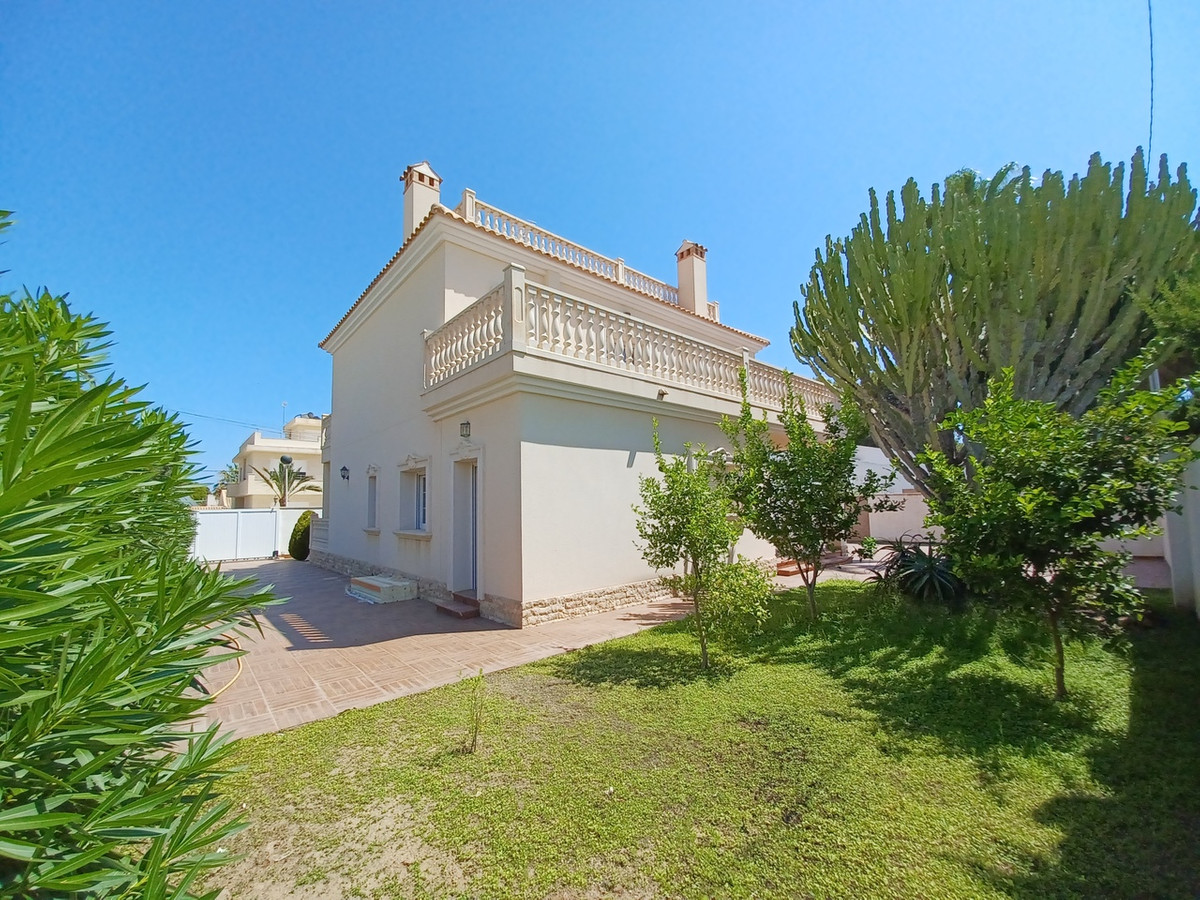 4 Bed Townhouse for sale in Cabo Roig Costa Blanca, Alicante, Spain