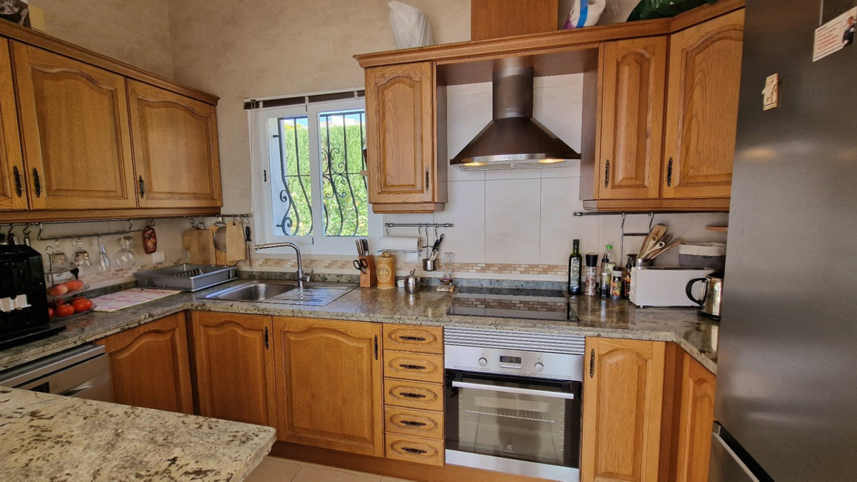 Se vende Villa - Chalet de 4 dormitorios en Costa Blanca, Alicante, España