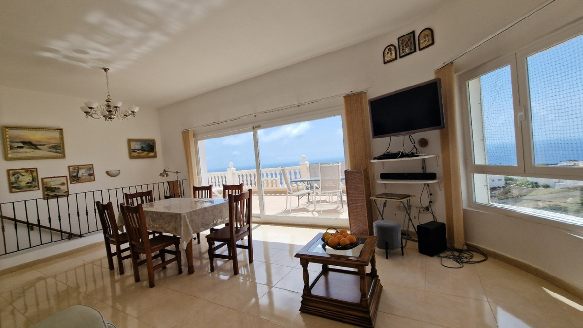 Se vende Villa - Chalet de 4 dormitorios en Costa Blanca, Alicante, España