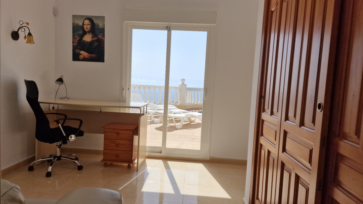 Se vende Villa - Chalet de 4 dormitorios en Costa Blanca, Alicante, España