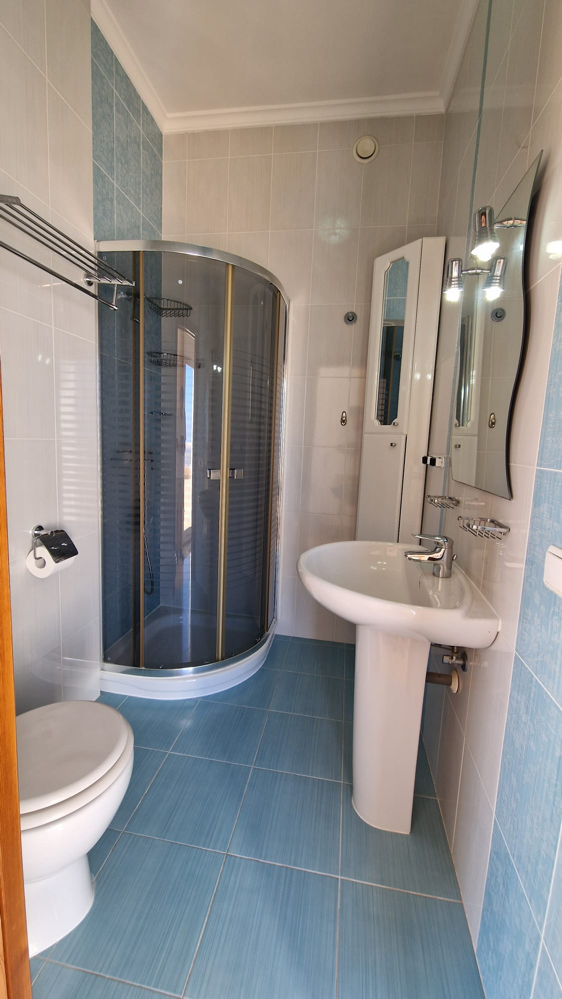 Se vende Villa - Chalet de 4 dormitorios en Costa Blanca, Alicante, España