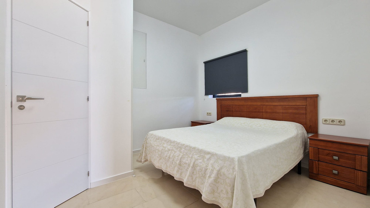 Se vende Villa - Chalet de 4 dormitorios en Costa Blanca, Alicante, España